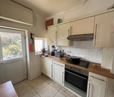 1 bedroom in a house share to rent - Photo 4