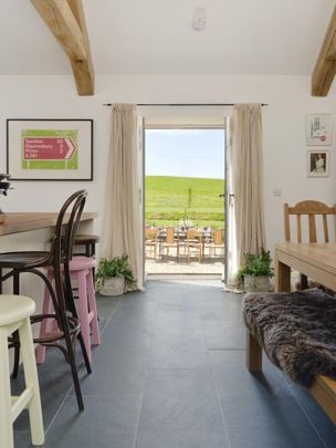 6 bedroom detached house to rent - Photo 1