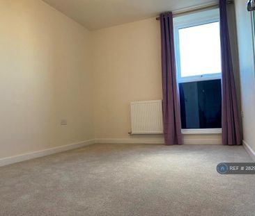 1 bedroom in a flat share to rent - Photo 1
