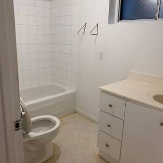 Basement Rental Apartment - Photo 4