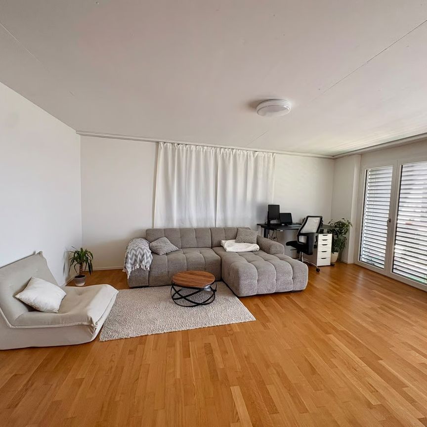 2.5 Zimmer, 113 m², 4. Stock - Photo 1