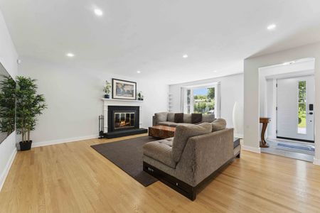 22 Welkin Crescent. Charming 4-Bedroom Home for Rent - Photo 4