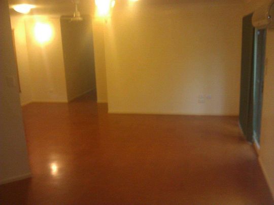 4 BED, UNFURNISHED HOUSE, PETS CONSIDERED - Photo 1