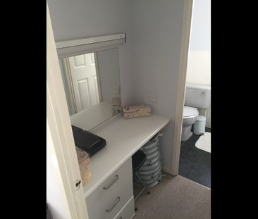 Studio Flat, Captains Place, SO14 - Photo 5