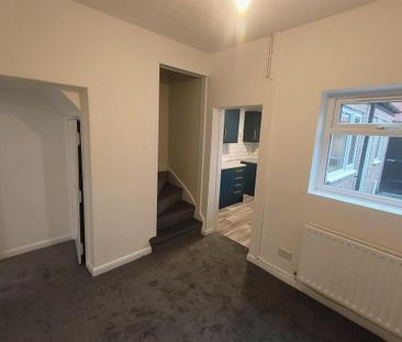 2 bedroom property to rent - Photo 1