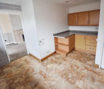 3 bedroom semi-detached house to rent - Photo 6