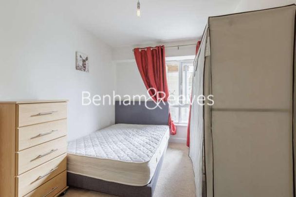 Boulevard Drive, Colindale, NW9 - Photo 1