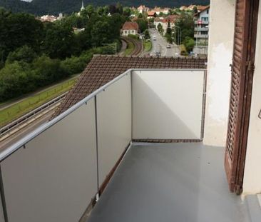 Tavannes, joli logement de 2.5 pièces rénové au 1er étage avec balcons - Photo 6