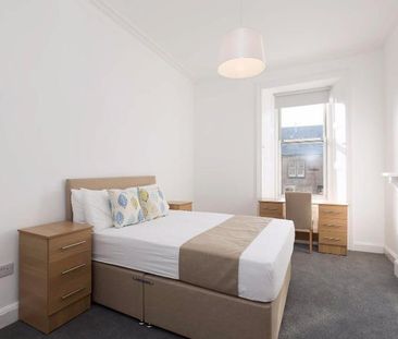 3 bedroom flat to rent - Photo 6