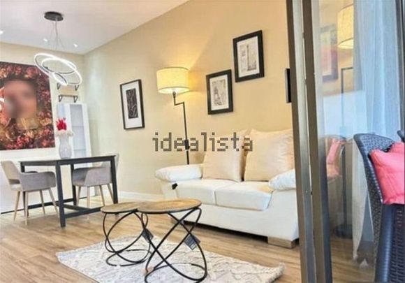 Alquiler de piso en Calle Londres - Photo 1