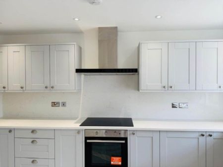 4 bedroom townhouse to rent - Photo 4