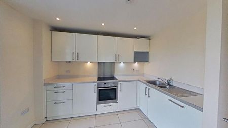 2 bedroom flat to rent - Photo 3