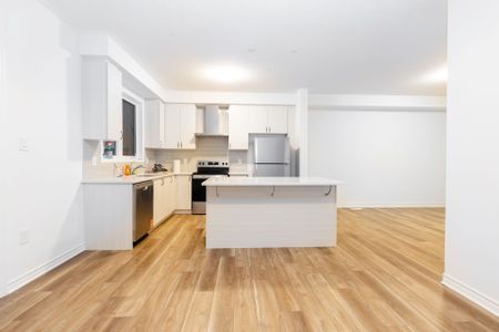 For Lease - 164 Stamson Street, Kitchener, Ontario - Photo 2