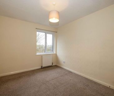 4 bedroom semi-detached house to rent - Photo 3