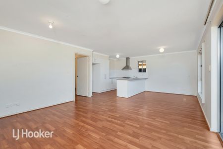 Neat, Three Bedroom Family Home - Photo 2