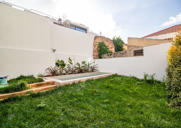 Apartamento T2 a estrear para Arrendamento em Belém com piscina e jardim de acesso privado a quem lá vive (3A)