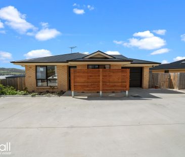 Modern Two Bedroom Unit - Photo 1