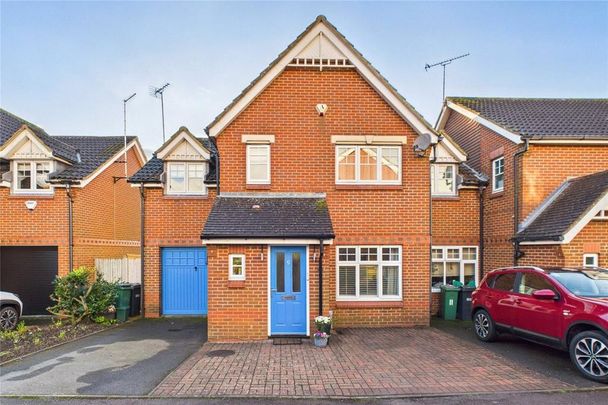 3 bedroom end of terrace house to rent - Photo 1