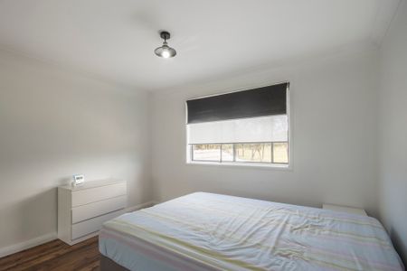 BEAUTIFUL MODERN 3 BEDROOM TOWNHOUSE - Photo 4