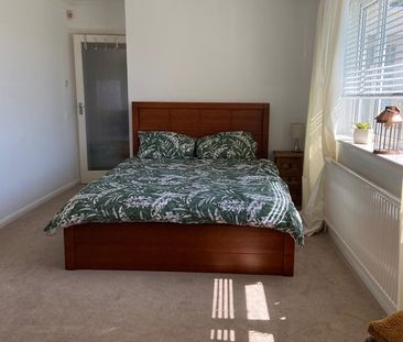 2 Bed Bungalow, Warren Close, BN2 - Photo 6