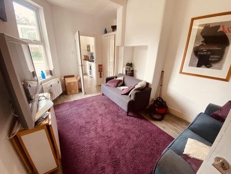 1 bedroom in a house share to rent - Photo 5
