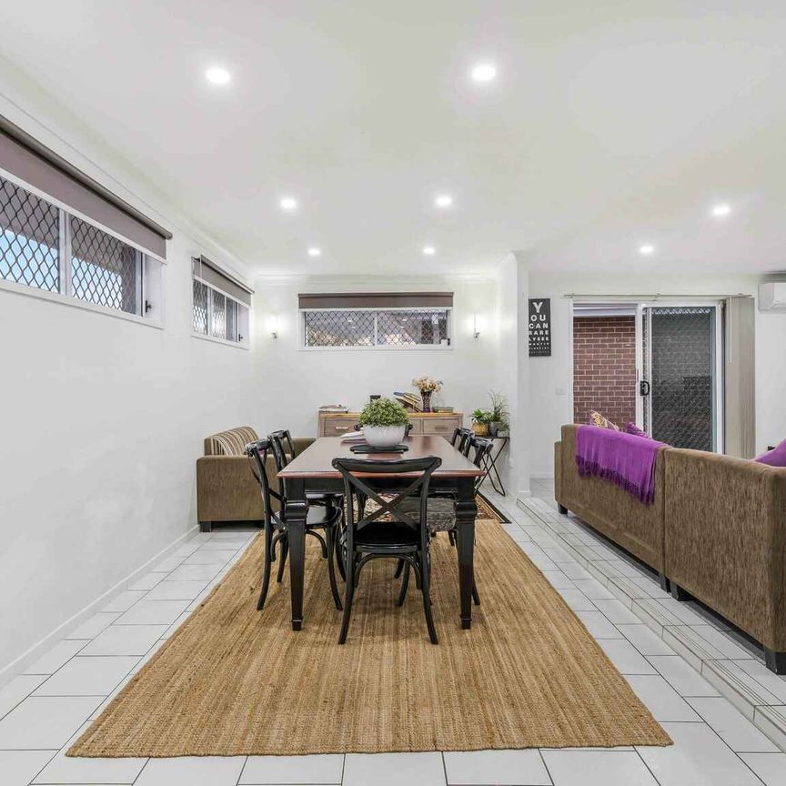 Free flowing design....... - Photo 1