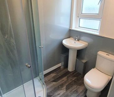 2 bedroom ground floor flat to rent - Photo 4