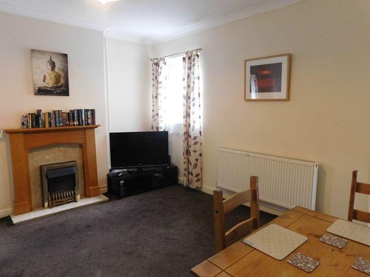 1 bedroom in a house share to rent - Photo 1