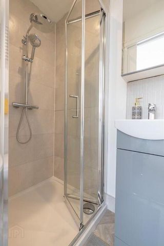 Room 1, Woodcot Avenue, Belfast, BT5 5JA - Photo 5