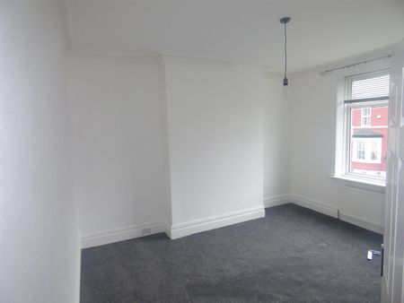 2 bed flat to rent in Gallant Terrace, East Howdon, NE28 - Photo 2