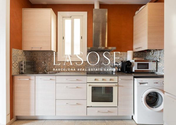 Apartment 63m² with terrace to rent in Dreta de l'Eixample, Barcelona
