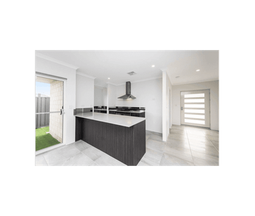 Spacious Family Living with Comfort and Convenience - Photo 5