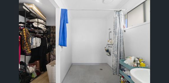 2/2 Aimee Dr, Urangan, Qld 4655 - Photo 2