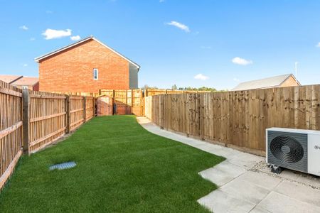 3 bedroom semi-detached house to rent - Photo 4