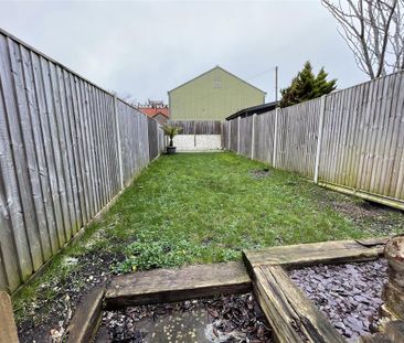 3 bedroom terraced house to rent - Photo 5