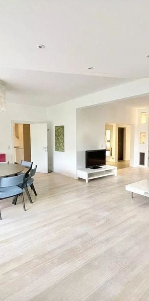 Appartement te huur in Ukkel voor € 3.210 met 3 slaapkamers - Photo 1