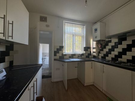 3 Bed Terraced House, Rosedale Avenue, LE4 - Photo 3