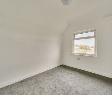 4 bedroom semi-detached house to rent - Photo 4