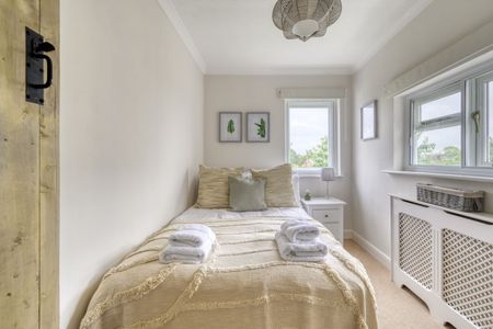 2 Bedroom - Photo 4