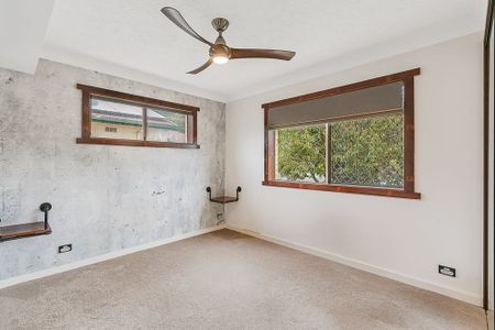 STUNNING RENOVATED UNIT IN THE HEART OF COOLANGATTA - Photo 3