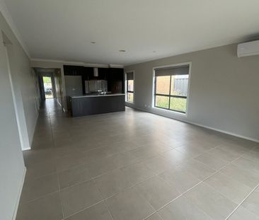 4 Bedroom House In Willandra Estate !!!! - Photo 2
