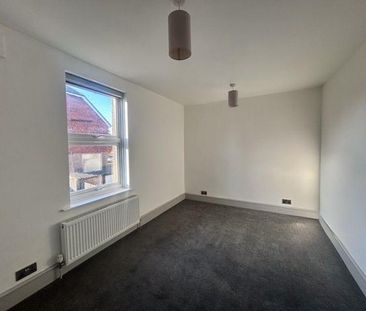 3 bedroom apartment to rent - Photo 3