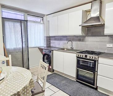 4 bedroom terraced house to rent - Photo 5