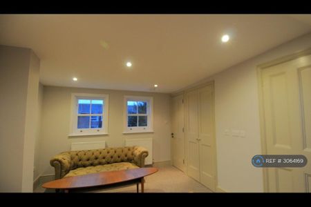 4 bedroom terraced house to rent - Photo 3