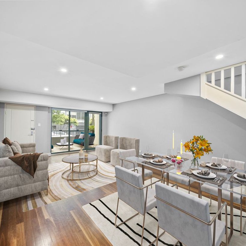 Beautifully Appointed Residence In Parkside Location - Photo 1