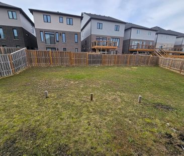 For Lease - 292 Ginseng Street, Waterloo, Ontario - Photo 2