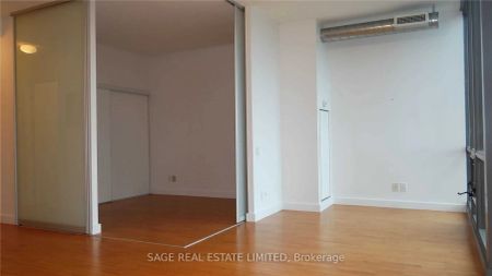 33 Mill Street #1909 - Photo 3