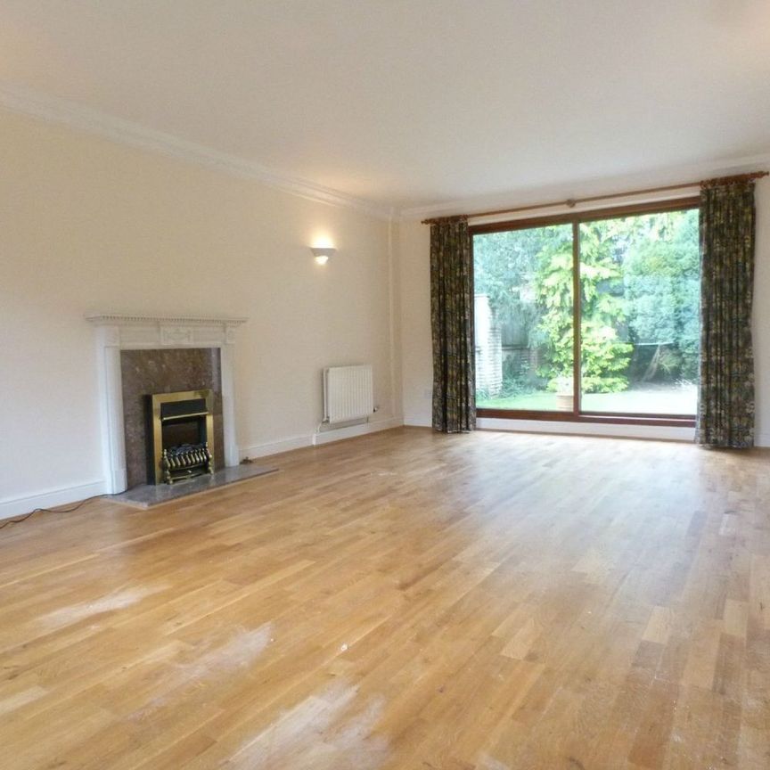 Churchfields Avenue, WEYBRIDGE, KT13 - Photo 1