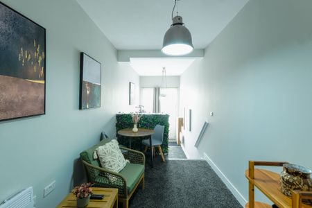 Studio Apartment – Medium Let - Photo 2