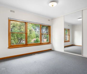 26 Heathfield Rise, Box Hill North. - Photo 2